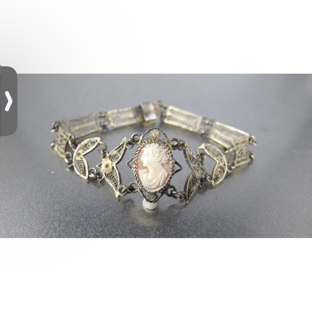 Beautiful RARE Vintage/ Antique Elegant 800  Silver  Cameo Bracelet